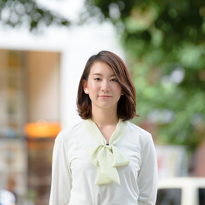 女性