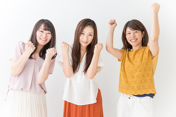 女性3人