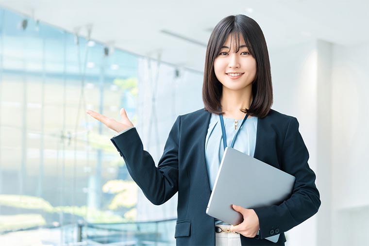 女性